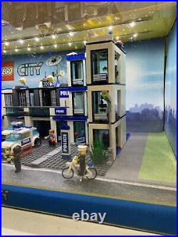 LEGO Store Display Showcase CITY # 7498 Police Station Set