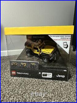 LEGO Technic Store Display Showcase Jeep Wrangler 42122 With Lights
