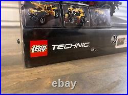 LEGO Technic Store Display Showcase Jeep Wrangler 42122 With Lights