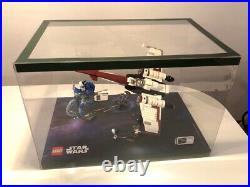 Lego Star Wars 75004 / 75002 Display / Showcase