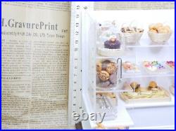 Miniature Wooden Showcase with bakery Dollhouse Handmade Bakery Display 1/12