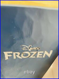NEW EX-DISPLAY Disney Showcase Collection Frozen Act Of Love #4049644