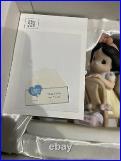 Precious Moments Disney Princess Snow White WITH A SMILE AND A SONG 740007 RARE