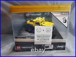 RARE LEGO Store Display Showcase LEGO Technic Jeep Wrangler set 42122