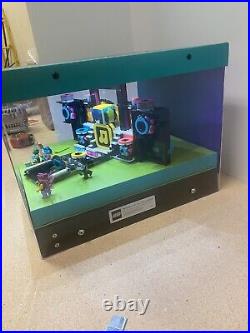 RARE LEGO Store Display Showcase LEGO The Boombox VIDIYO, set 43115 LIGHTS UP
