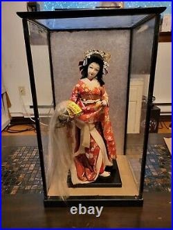 Vintage Japanese Geisha Doll in Glass Display Showcase Case Japan
