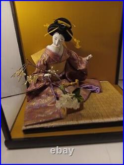 Vintage Japanese Geisha Doll in Glass Display Showcase Case Okinawa Japan
